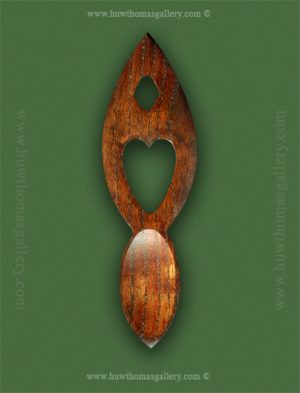 Huw Jones Welsh Lovespoon ( Hj5-02 ) Red Wood Finish