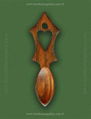 Huw Jones Welsh Lovespoon ( Hj5-03 ) Red Wood Finish